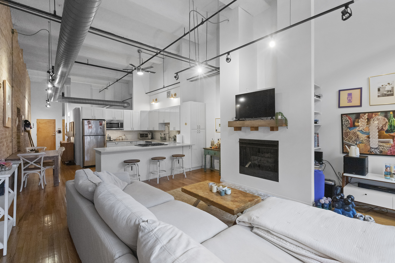 1000 W Washington Boulevard 314