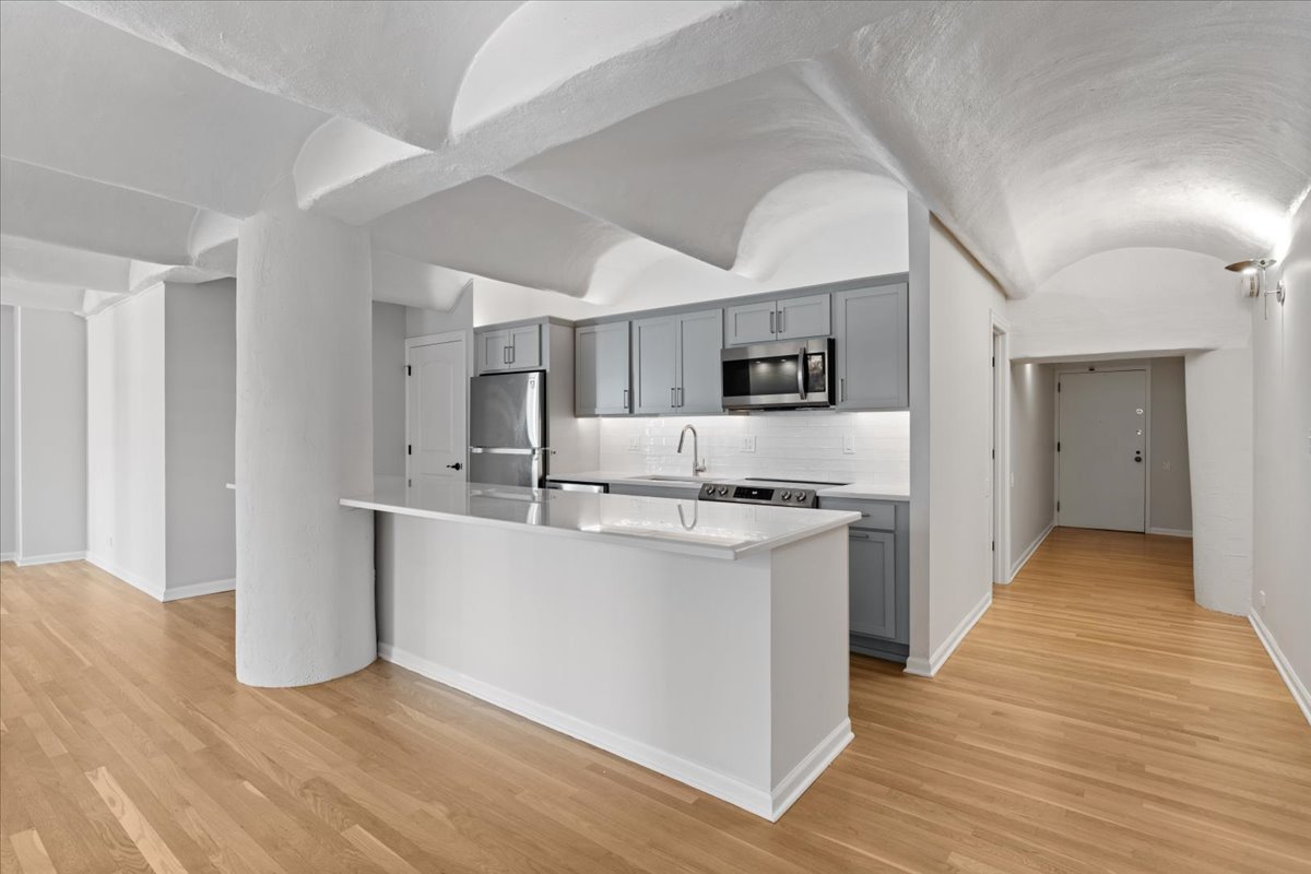 345 N Canal Street 608
