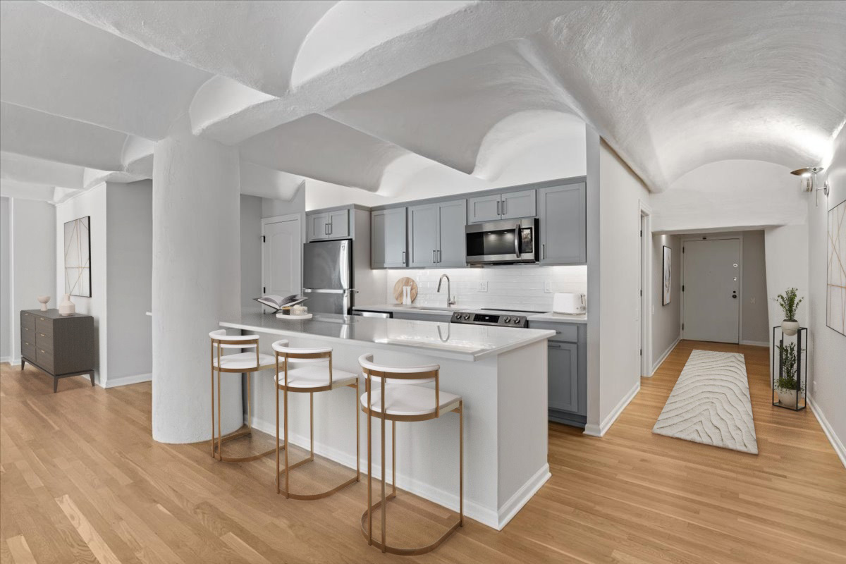 345 N Canal Street 608