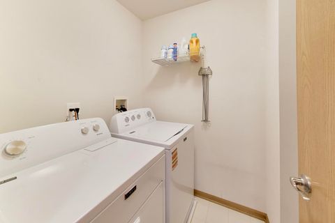 Tiny photo for 557 Shakespeare Drive, Grayslake, IL 60030 (MLS # 12688395)