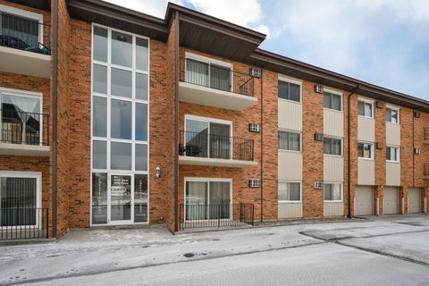 Tiny photo for 4125 W 97th Place #1-107, Oak Lawn, IL 60453 (MLS # 12553621)