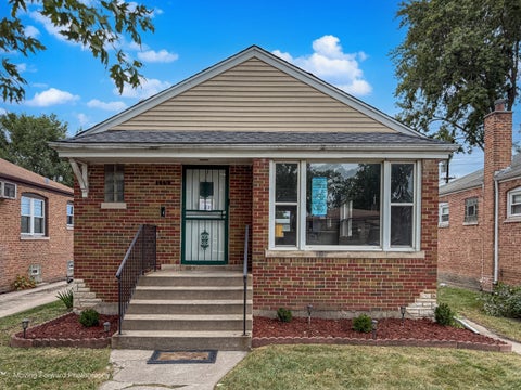 Photo of 115 E 140th Court, Riverdale, IL 60827 (MLS # 12761424)