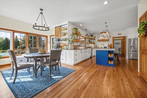 Tiny photo for 15 Mulberry Drive, Hawthorn Woods, IL 60047 (MLS # 12474364)