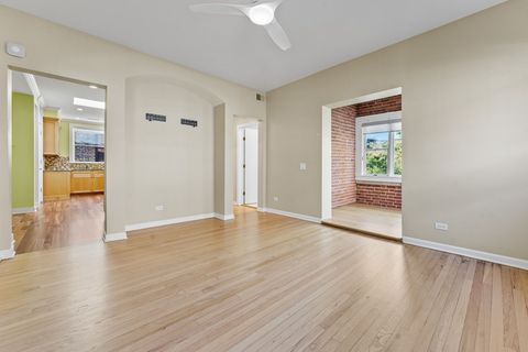 Tiny photo for 832 W Gunnison Street #3N, Chicago, IL 60640 (MLS # 12496692)