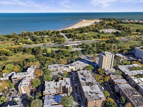 Tiny photo for 832 W Gunnison Street #3N, Chicago, IL 60640 (MLS # 12496692)