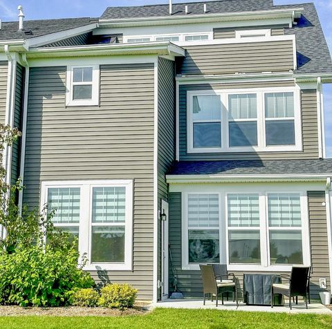 Tiny photo for 579 Watercress Drive, Aurora, IL 60504 (MLS # 12558777)