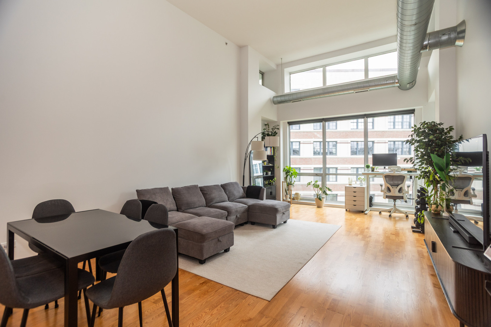 845 N Kingsbury Street 704