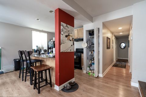 Tiny photo for 4900 N Lawndale Avenue #G, Chicago, IL 60625 (MLS # 12448270)