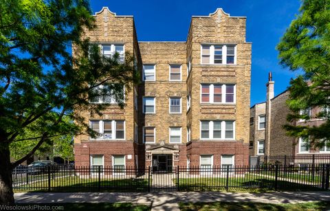 Tiny photo for 4900 N Lawndale Avenue #G, Chicago, IL 60625 (MLS # 12448270)