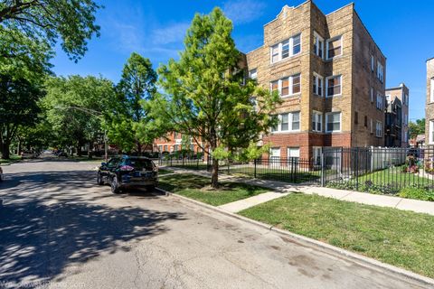 Tiny photo for 4900 N Lawndale Avenue #G, Chicago, IL 60625 (MLS # 12448270)