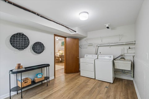 Tiny photo for 921 Bartlett Terrace, Libertyville, IL 60048 (MLS # 12770441)