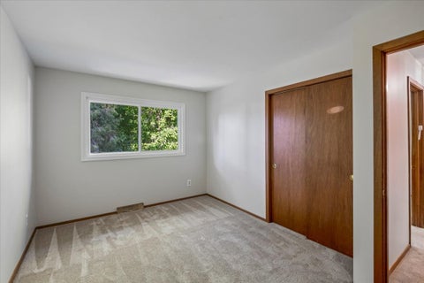 Tiny photo for 921 Bartlett Terrace, Libertyville, IL 60048 (MLS # 12770441)