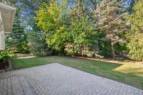 Tiny photo for 921 Bartlett Terrace, Libertyville, IL 60048 (MLS # 12770441)