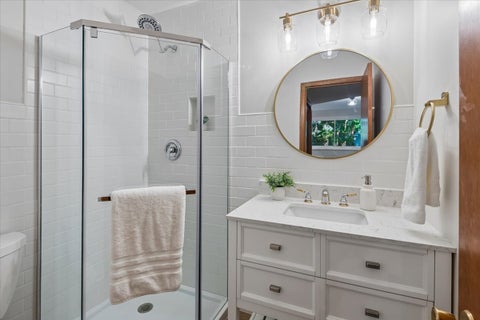 Tiny photo for 921 Bartlett Terrace, Libertyville, IL 60048 (MLS # 12770441)