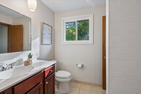 Tiny photo for 921 Bartlett Terrace, Libertyville, IL 60048 (MLS # 12770441)