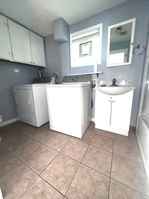 Tiny photo for 731 W 16th Street #2, Chicago, IL 60616 (MLS # 12451287)