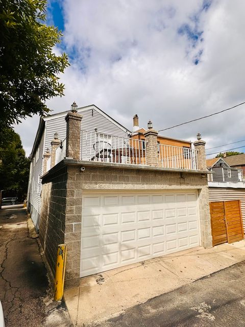 Tiny photo for 731 W 16th Street #2, Chicago, IL 60616 (MLS # 12451287)