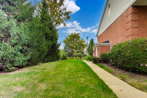 Tiny photo for 1406 Chanticleer Lane #1406, Hinsdale, IL 60521 (MLS # 12500440)
