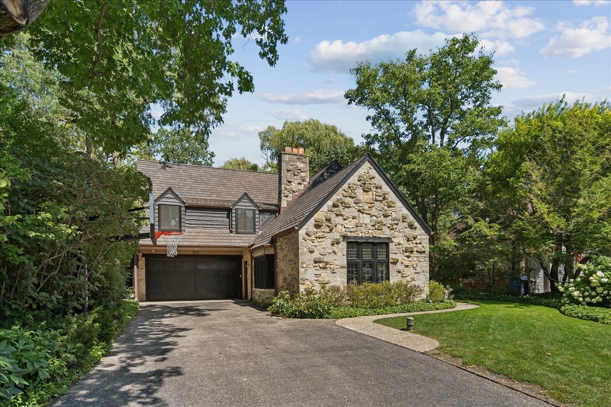 315 N Deere Park Drive