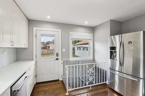 Tiny photo for 416 N Eastwood Avenue, Mount Prospect, IL 60056 (MLS # 12505988)