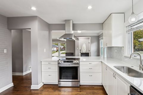 Tiny photo for 416 N Eastwood Avenue, Mount Prospect, IL 60056 (MLS # 12505988)