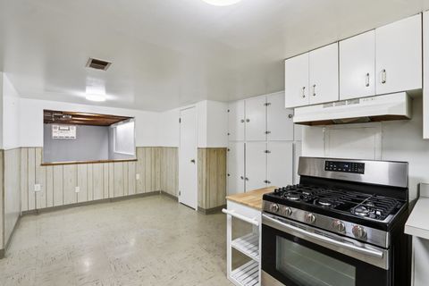 Tiny photo for 416 N Eastwood Avenue, Mount Prospect, IL 60056 (MLS # 12505988)