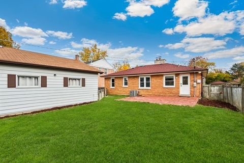 Tiny photo for 416 N Eastwood Avenue, Mount Prospect, IL 60056 (MLS # 12505988)