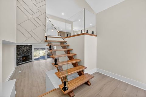 Tiny photo for 1319 N Chestnut Avenue, Arlington Heights, IL 60004 (MLS # 12547346)