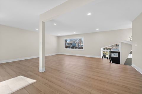 Tiny photo for 1319 N Chestnut Avenue, Arlington Heights, IL 60004 (MLS # 12547346)