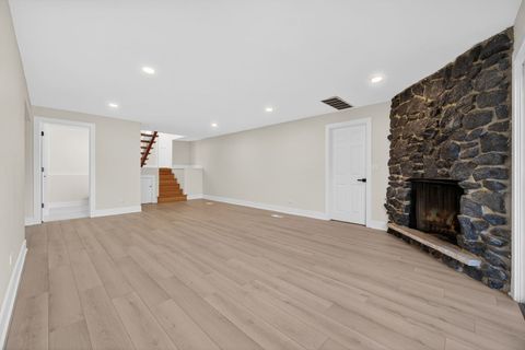 Tiny photo for 1319 N Chestnut Avenue, Arlington Heights, IL 60004 (MLS # 12547346)