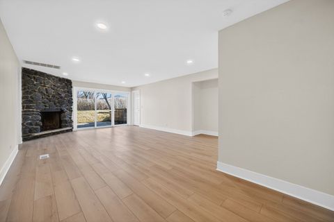 Tiny photo for 1319 N Chestnut Avenue, Arlington Heights, IL 60004 (MLS # 12547346)