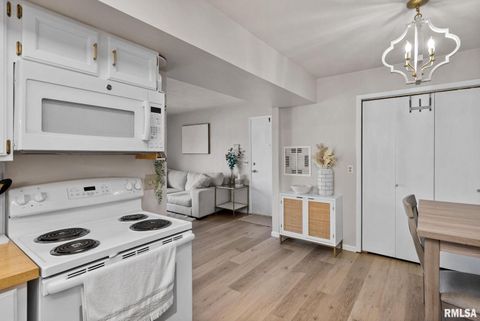 Tiny photo for 4190 MALLARD Court #10, Bettendorf, IA 52722 (MLS # QC4266388)