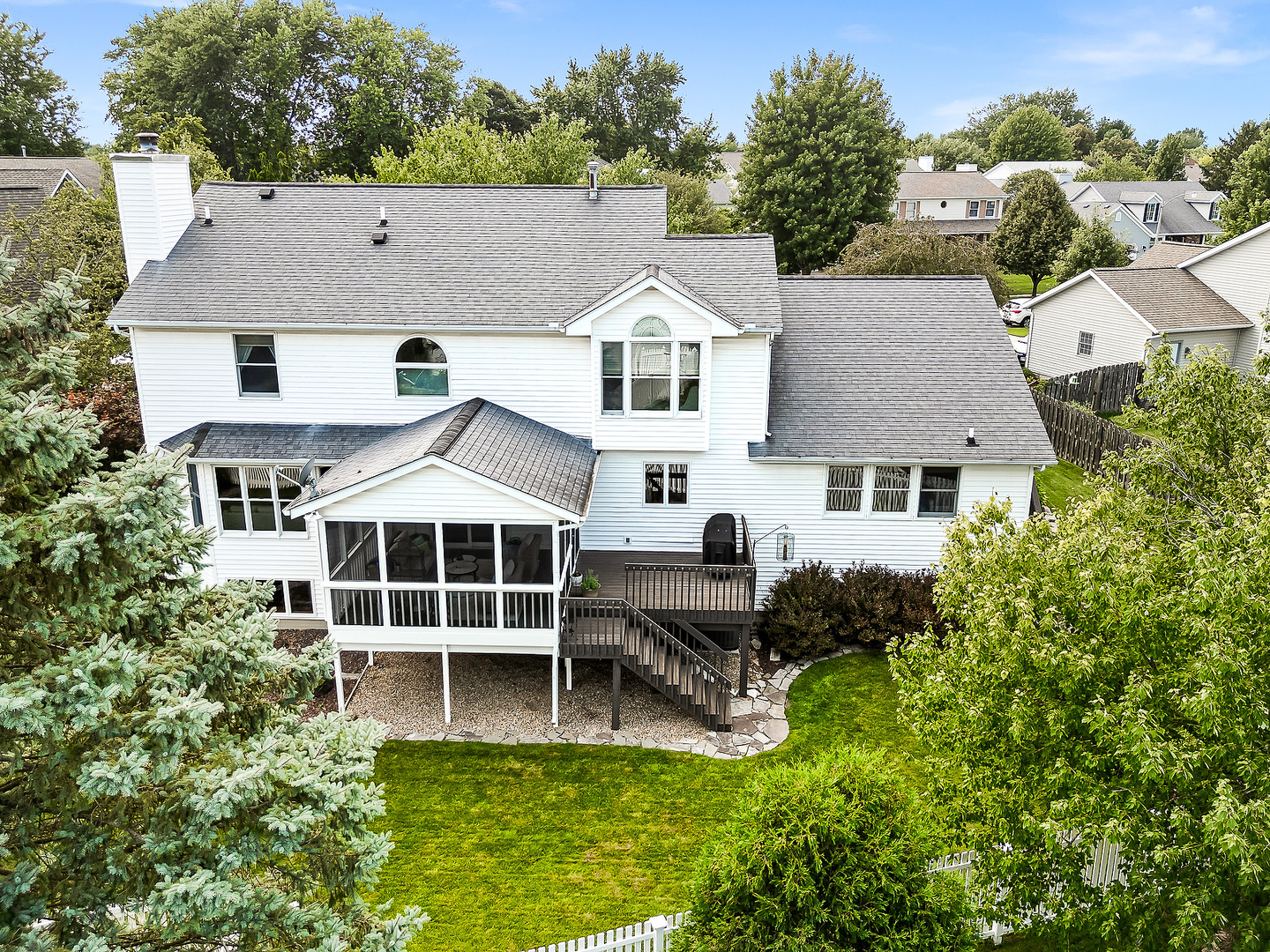 3 Red Stone Court