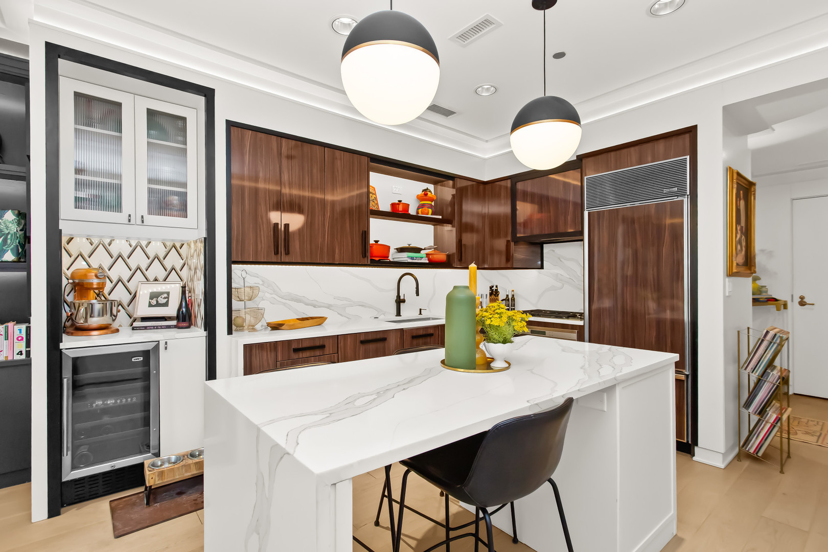 10 E Delaware Place 9C