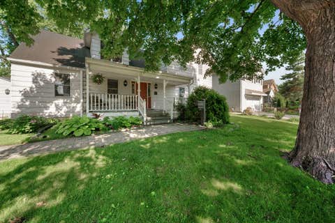 Tiny photo for 707 Glenshire Road, Glenview, IL 60025 (MLS # 12730110)