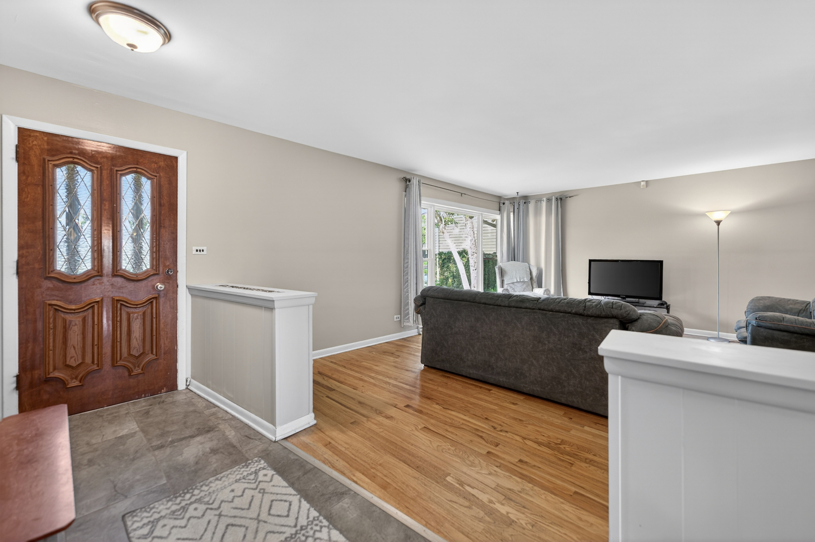 53 W Leslie Lane