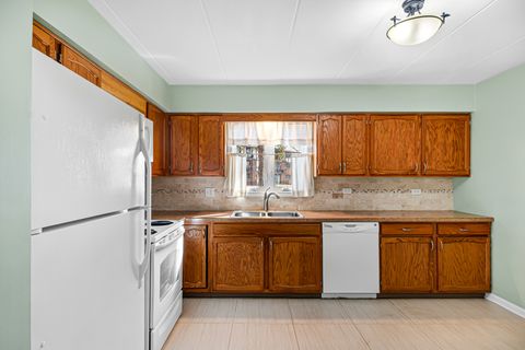 Tiny photo for 11015 S Theresa Circle #1C, Palos Hills, IL 60465 (MLS # 12555662)