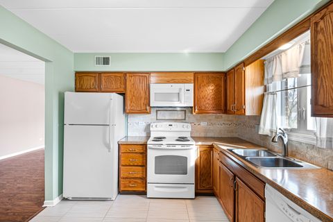 Tiny photo for 11015 S Theresa Circle #1C, Palos Hills, IL 60465 (MLS # 12555662)