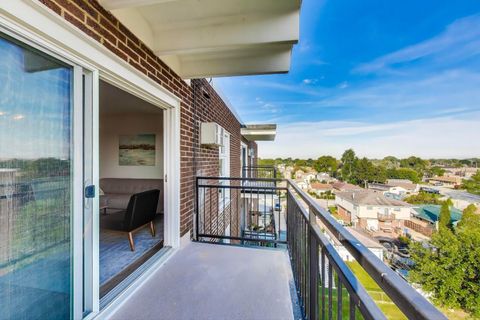 Tiny photo for 7229 W HIGGINS Avenue #602, Chicago, IL 60656 (MLS # 12466759)