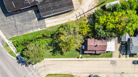 Tiny photo for 410 Stark Avenue, Sycamore, IL 60178 (MLS # 12474798)