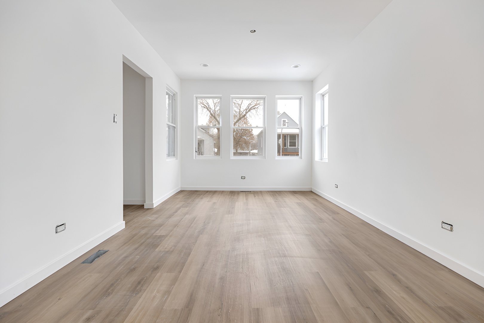 8528 S Escanaba Avenue