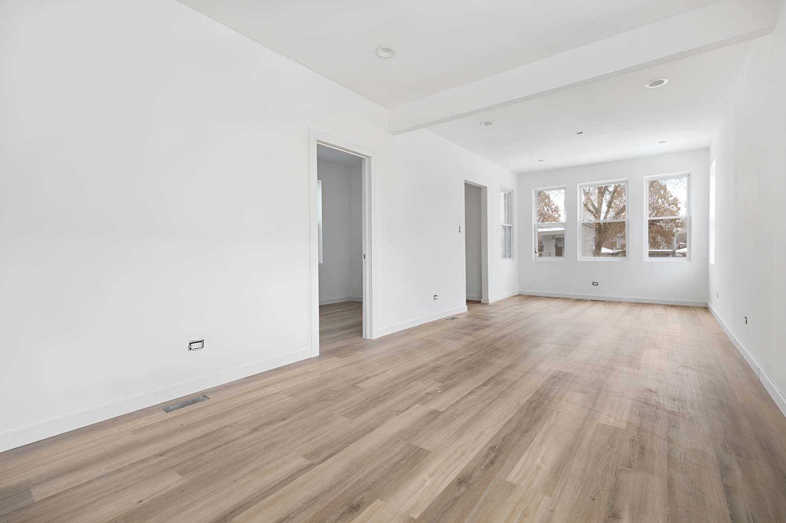 8528 S Escanaba Avenue