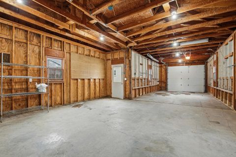 Tiny photo for 4708 26 Avenue, Moline, IL 61265 (MLS # 100000061)