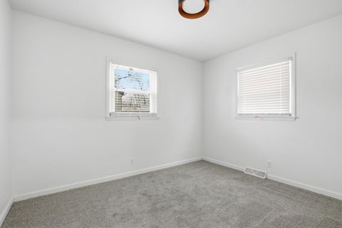 Tiny photo for 4708 26 Avenue, Moline, IL 61265 (MLS # 100000061)