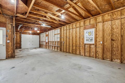 Tiny photo for 4708 26 Avenue, Moline, IL 61265 (MLS # 100000061)