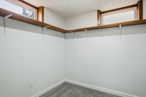 Tiny photo for 4708 26 Avenue, Moline, IL 61265 (MLS # 100000061)