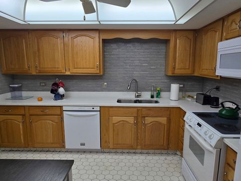 Tiny photo for 9637 S Keeler Avenue #1E, Oak Lawn, IL 60453 (MLS # 12620258)