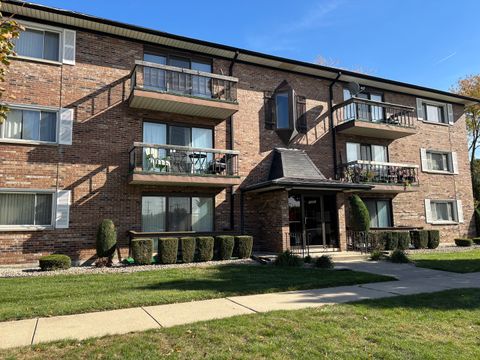 Photo of 10851 S Keating Avenue #1D, Oak Lawn, IL 60453 (MLS # 12502849) Photo of 10851 S Keating Avenue #1D, Oak Lawn, IL 60453 (MLS # 12502849)