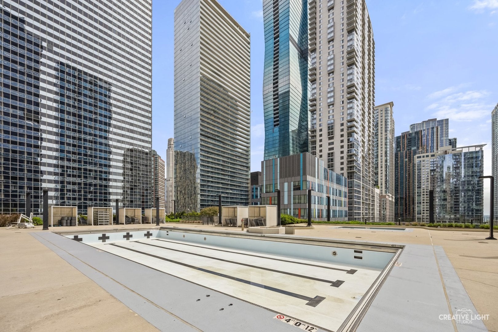 204 N Park Dr, Chicago, IL, 60601, USA, 3 Bedrooms Bedrooms, ,4 BathroomsBathrooms,Condo,Contingent,204 N Park Dr,12642152
