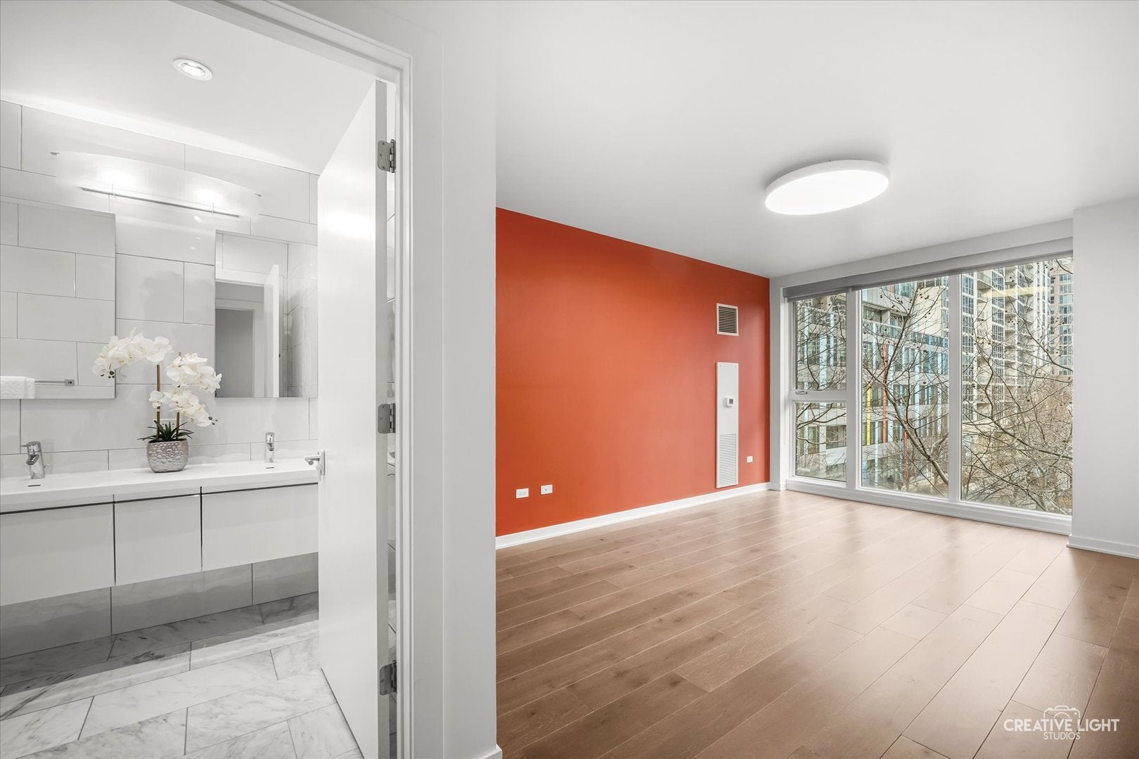 204 N Park Dr, Chicago, IL, 60601, USA, 3 Bedrooms Bedrooms, ,4 BathroomsBathrooms,Condo,Contingent,204 N Park Dr,12642152